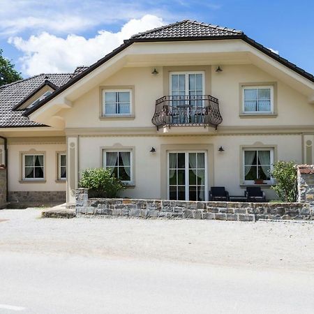 Guesthouse & Apartments Pri Stani Zerovnica エクステリア 写真