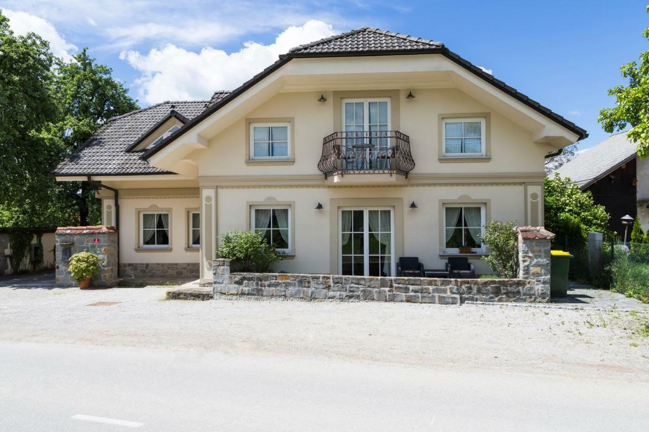 Guesthouse & Apartments Pri Stani Zerovnica エクステリア 写真