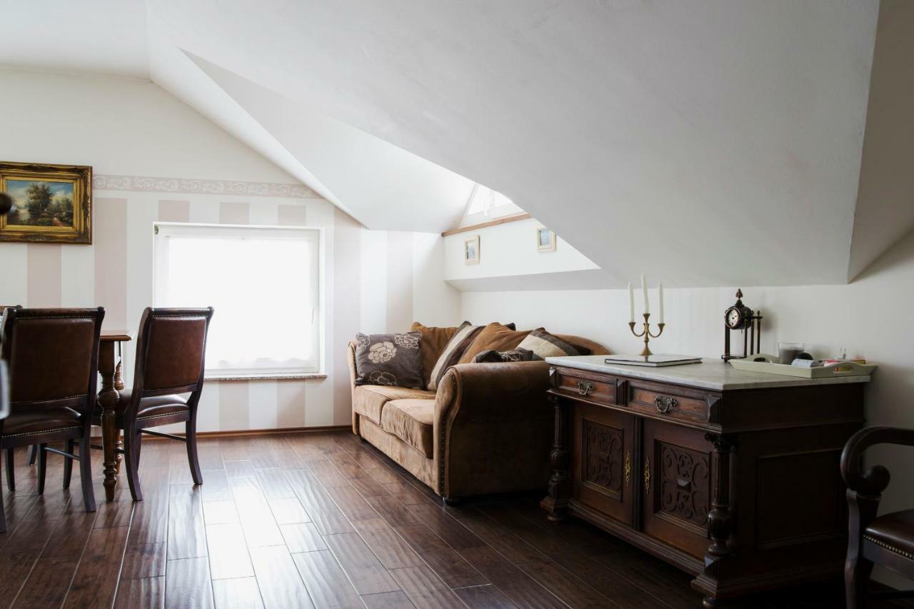 Guesthouse & Apartments Pri Stani Zerovnica エクステリア 写真
